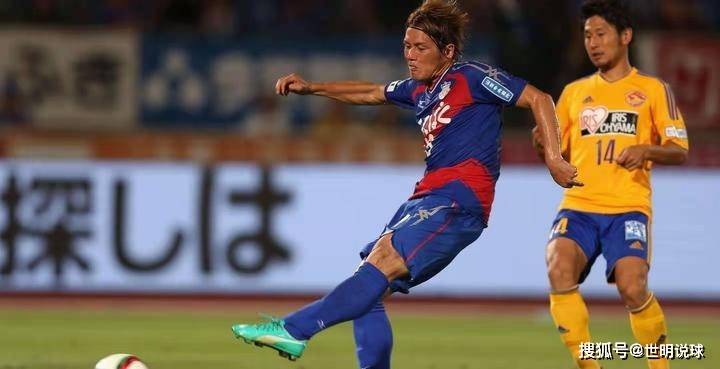 重庆队在比赛中打出高效进攻,轻松压制对手 重庆队在比赛中打出高效进攻,轻松压制对手