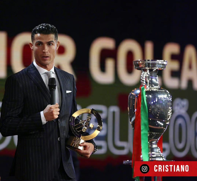 葡萄牙中场核心再次获奖，受邀参加颁奖典礼