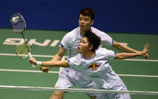 韩国队鏖战印度队，黄鸭组合扛起全队