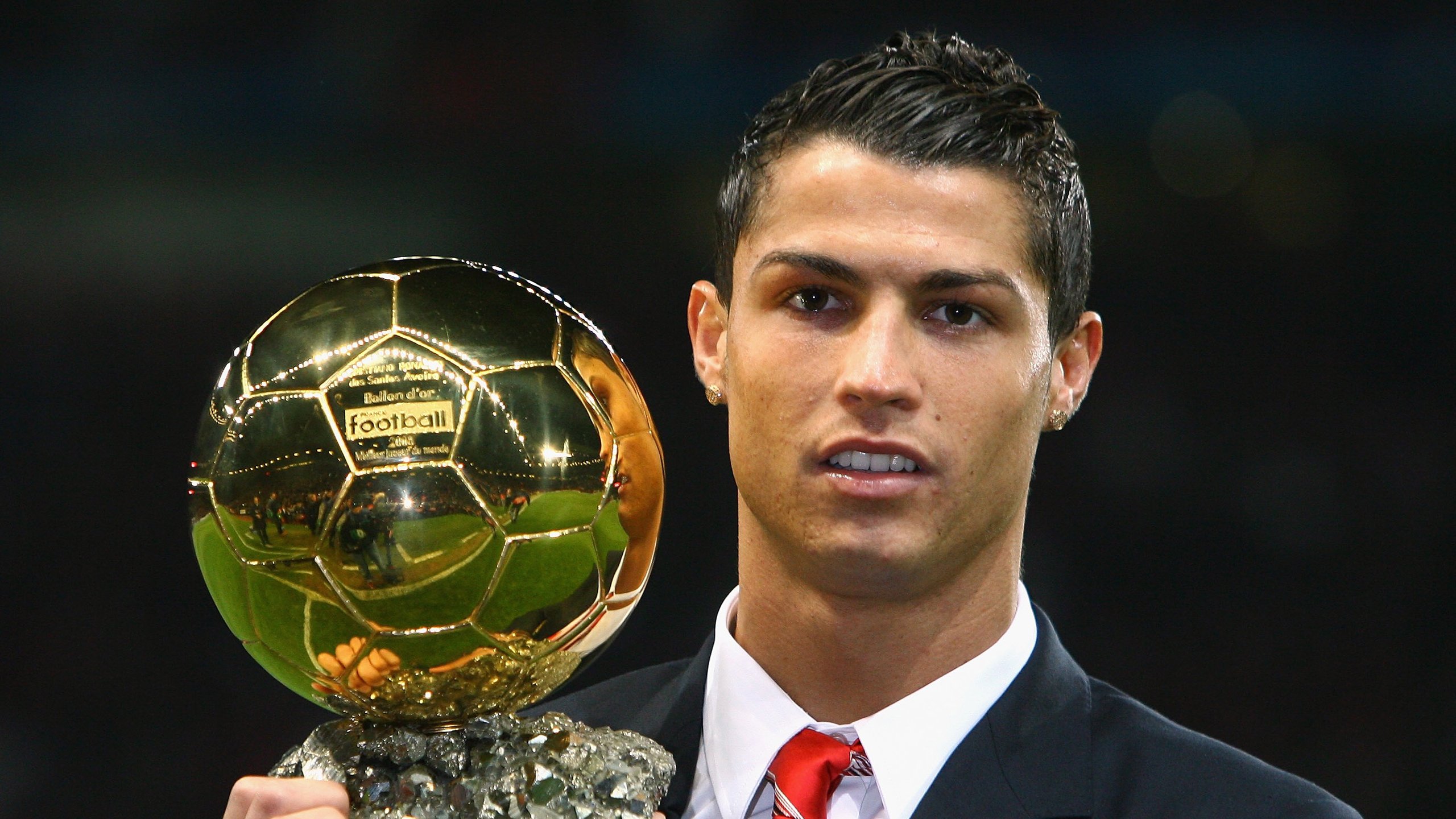 冷门与传奇，玻利维亚掀翻葡萄牙，克瓦拉茨赫利亚如何成为关键先生