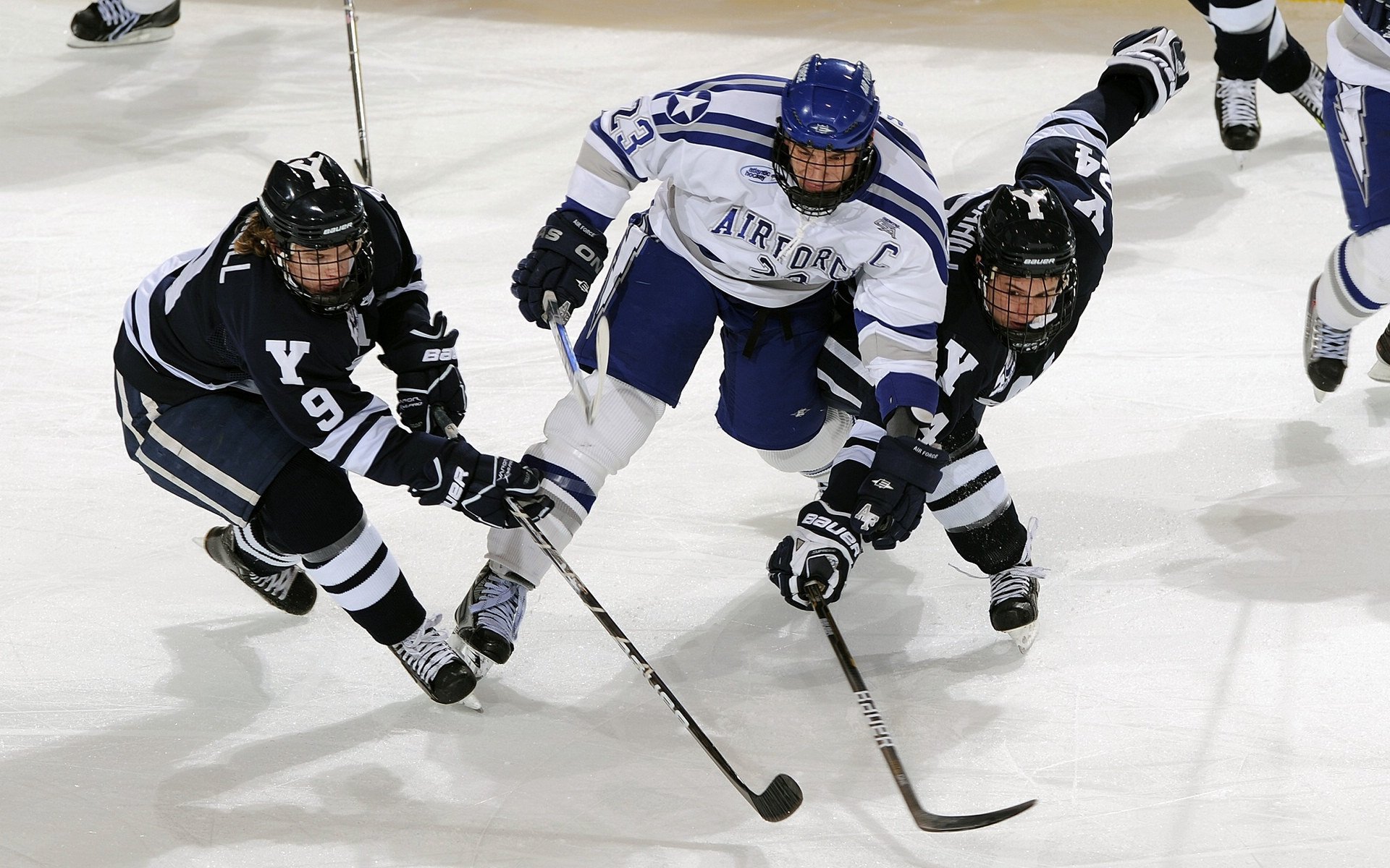 红牛车队翻盘梅赛德斯，皮亚斯特里扛起全队的逆袭之路